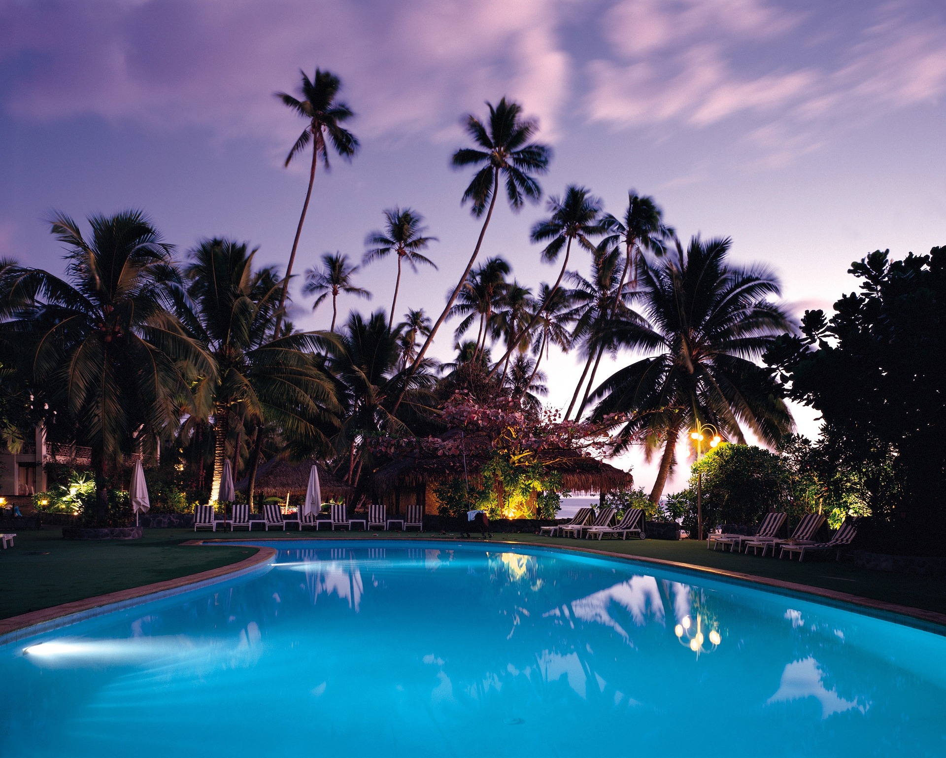 Custom-Outdoor-Pool-Nighttime